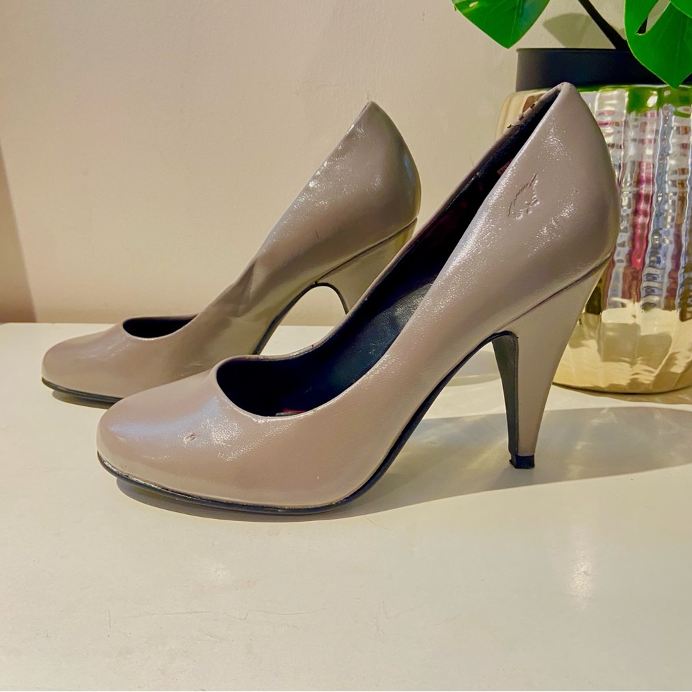Rocket Dog 3 1/2” heel Grey